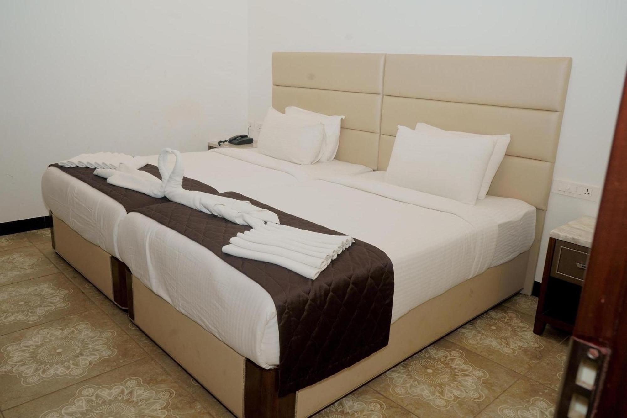 Geo Hotel بونديتْشيري المظهر الخارجي الصورة